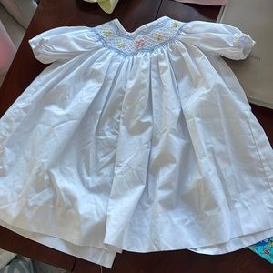 Beaufort bonnet smocked flower